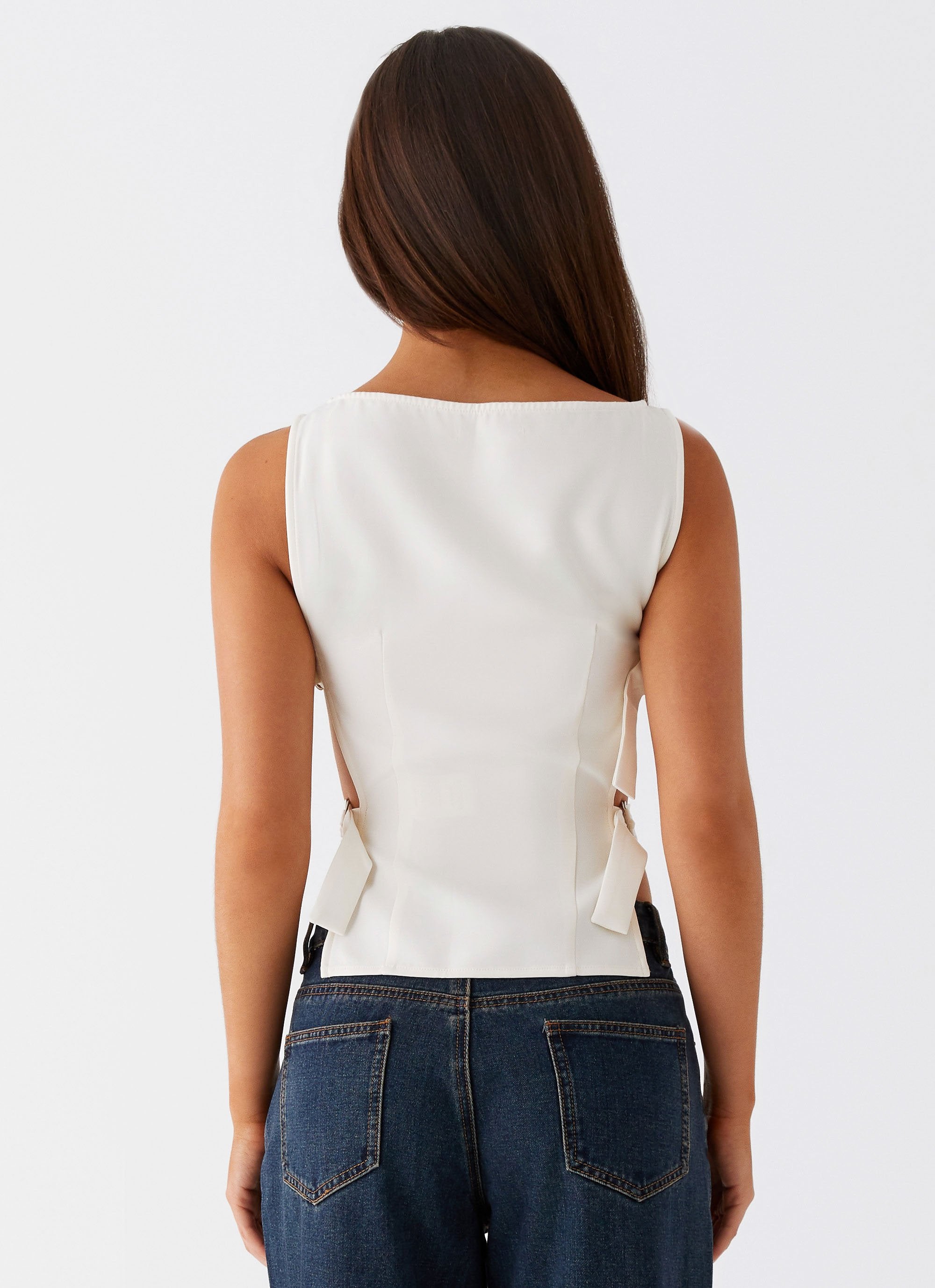 Cherish You Buckle Top - Hvid