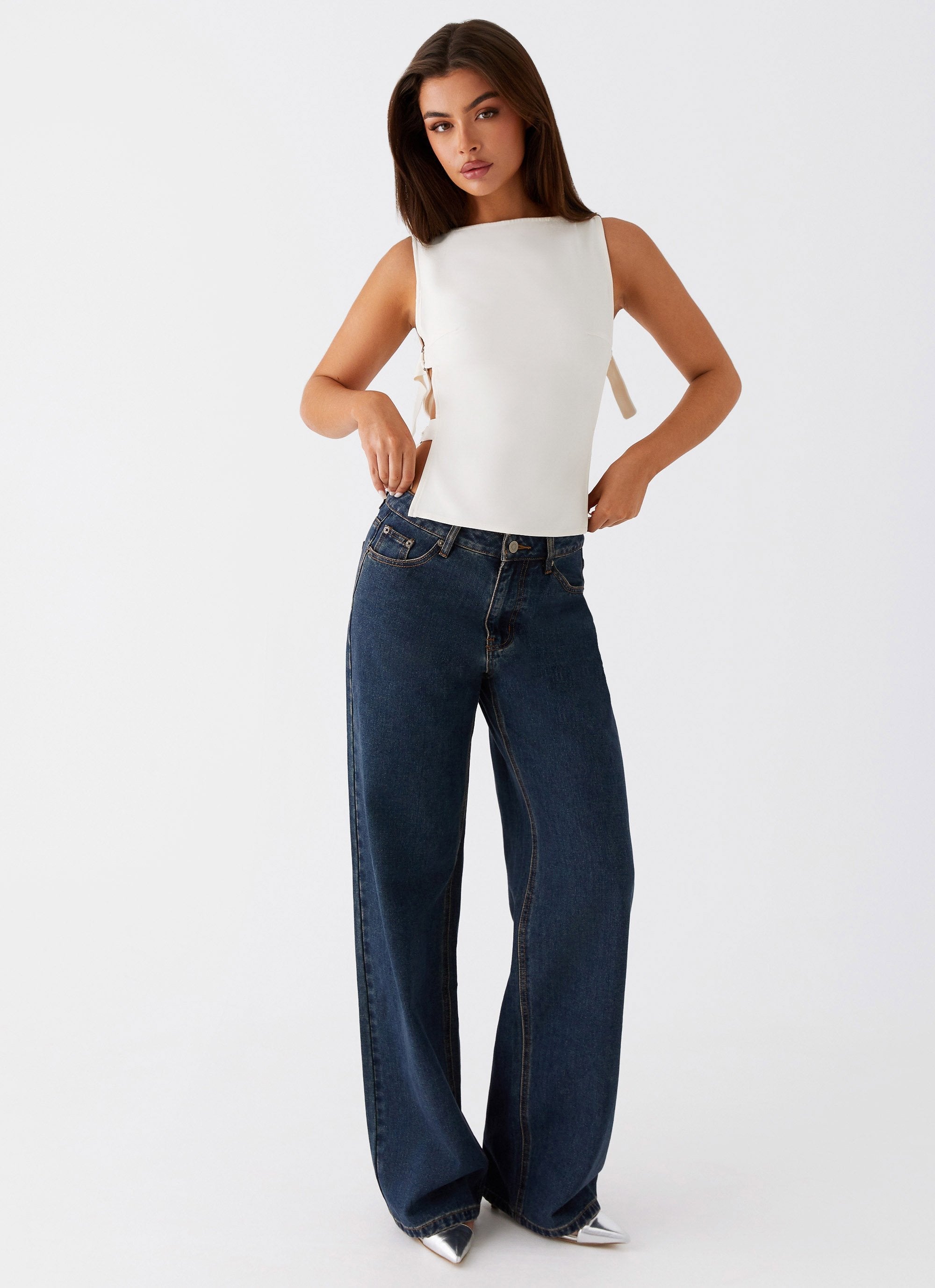 Cherish You Buckle Top - Hvid