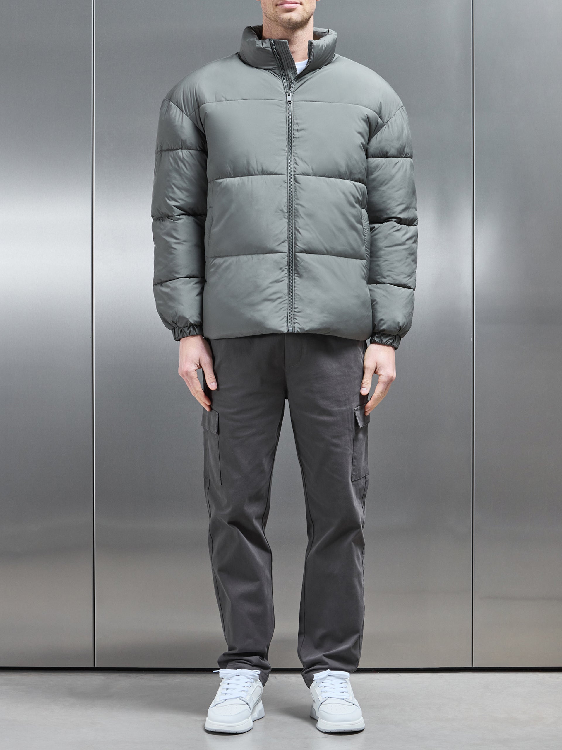 Afslappet Funnel Neck Puffer Jakke i Sage