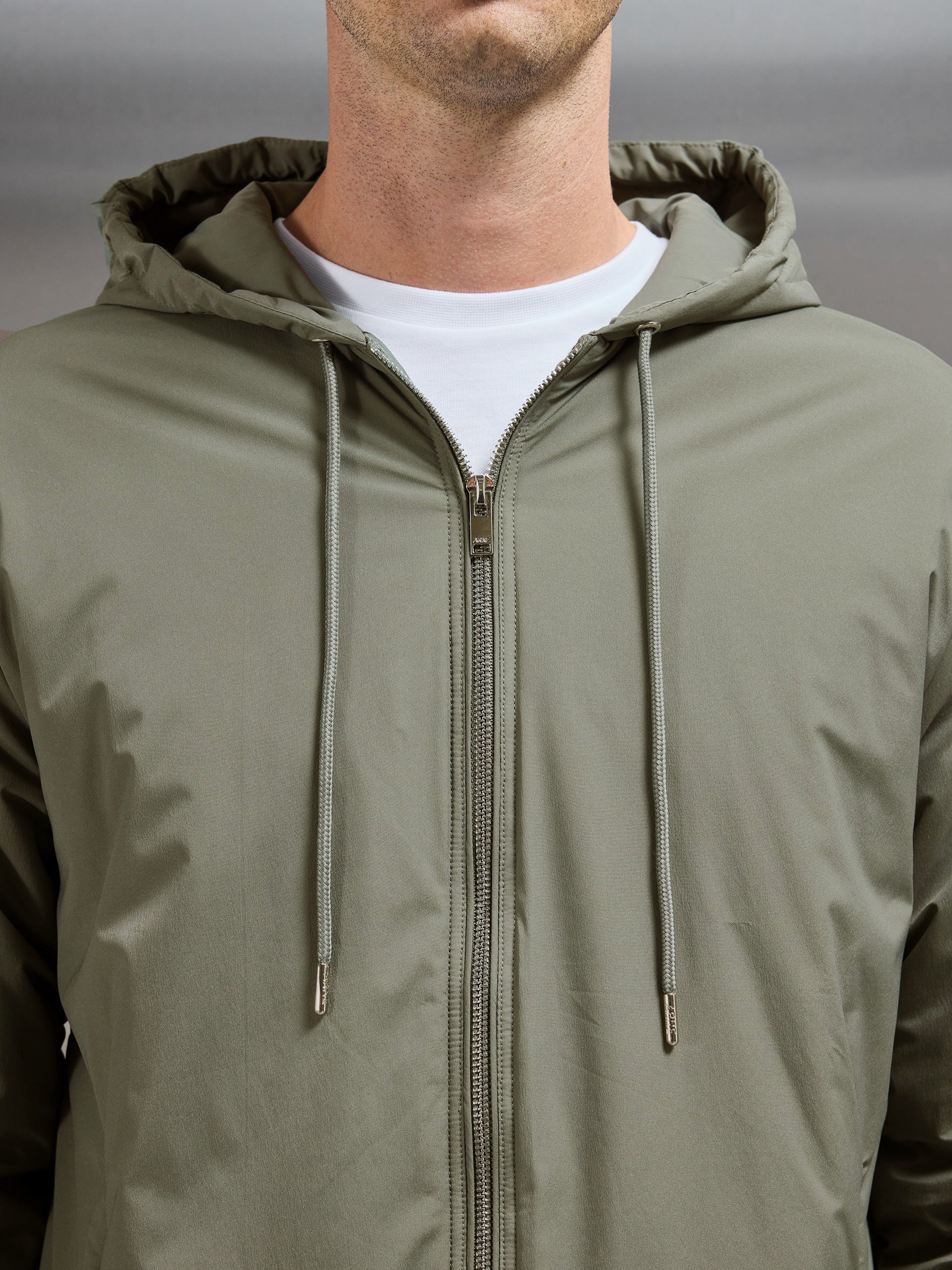Shell Padded Windbreaker i Oliven