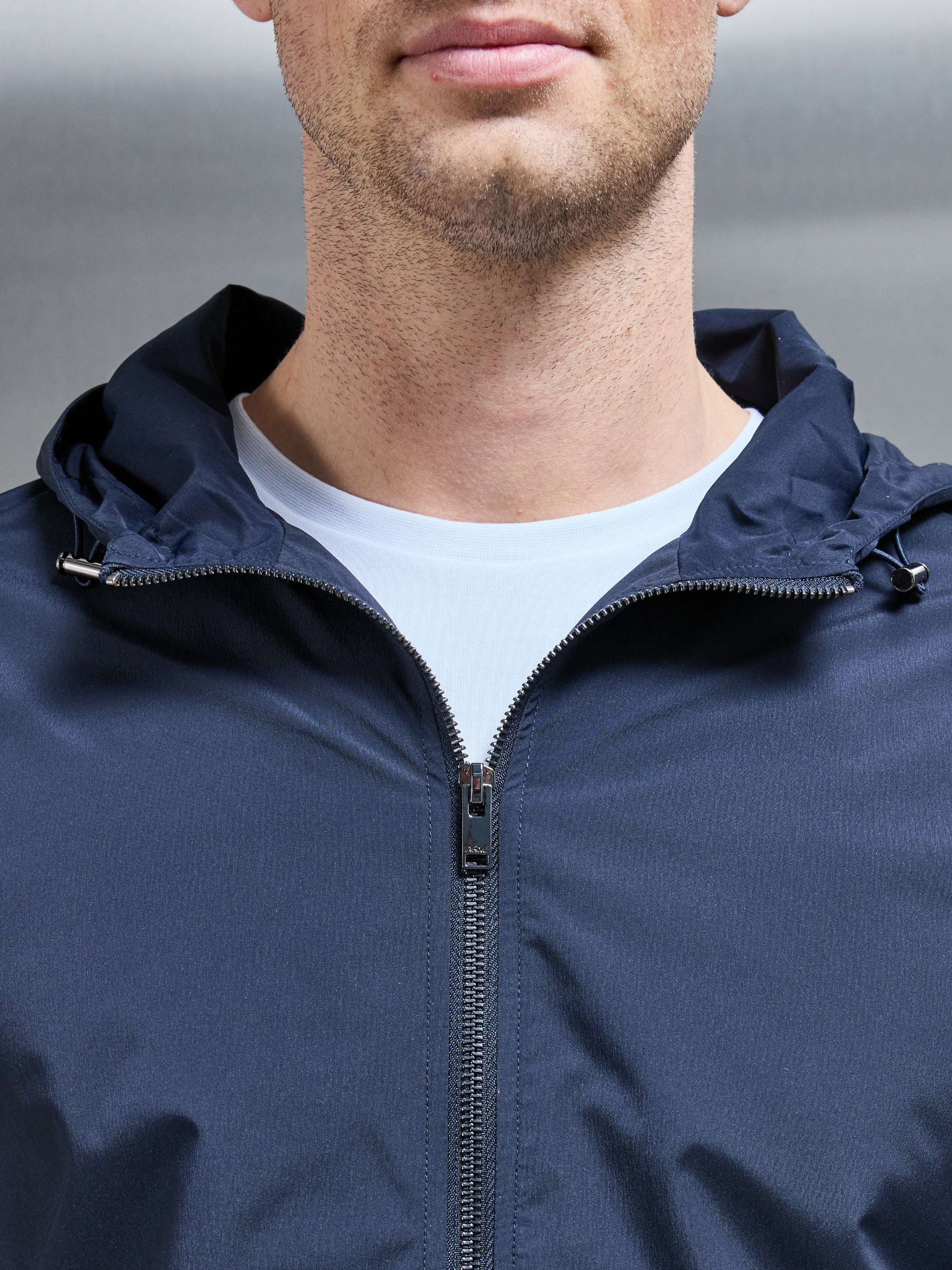 Utility Shell Windbreaker i Navy