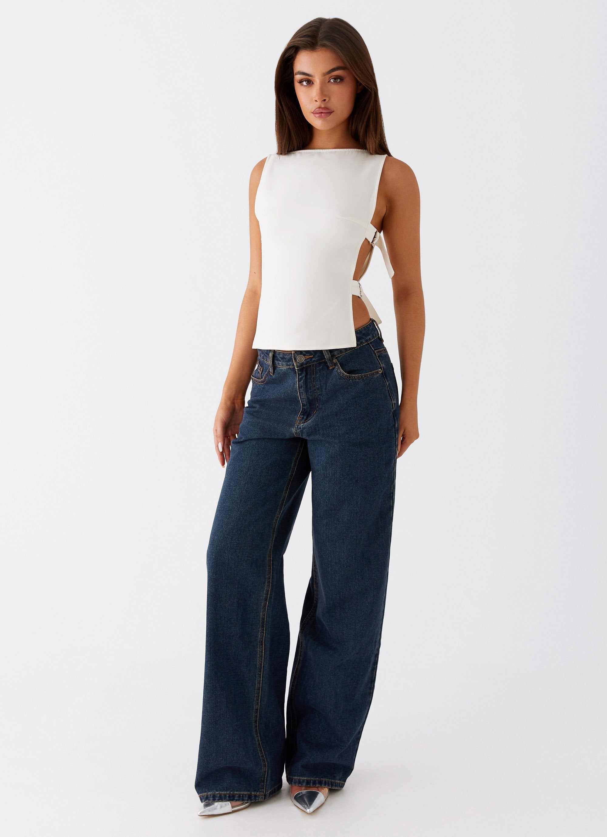Cherish You Buckle Top - Hvid