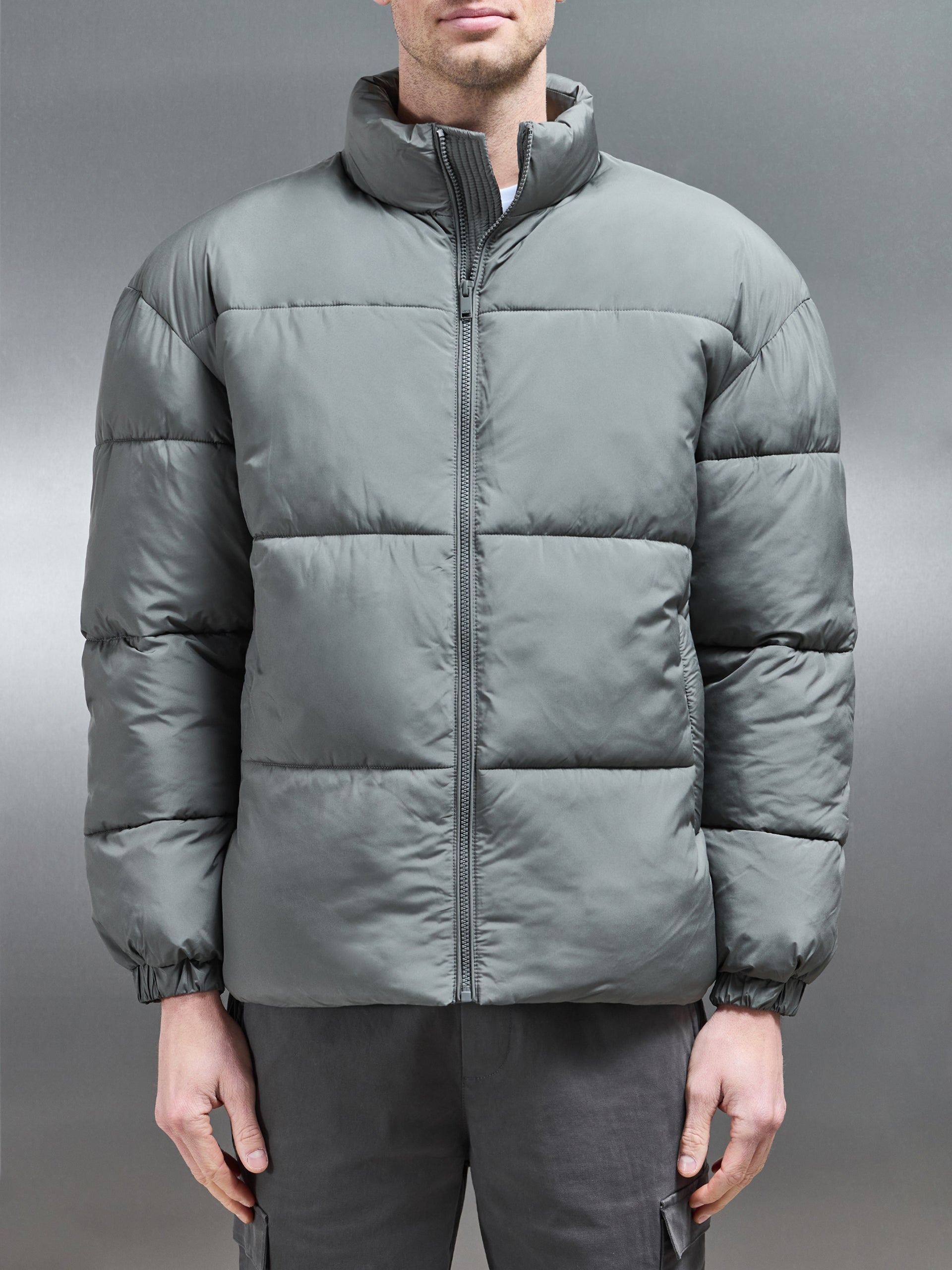 Afslappet Funnel Neck Puffer Jakke i Sage